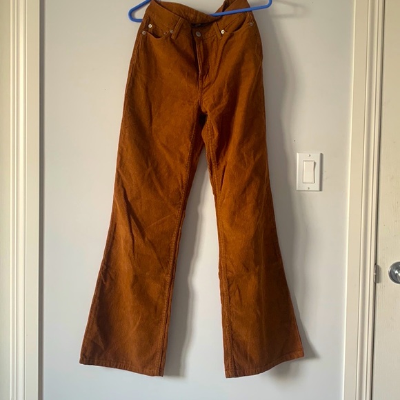 Baggy brown cord jeans. - Picture 1 of 2